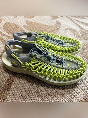 KEEN Lime/Neon Green and Gray UNEEK Sandals, exc cond!! Size 9w, euro 39.5